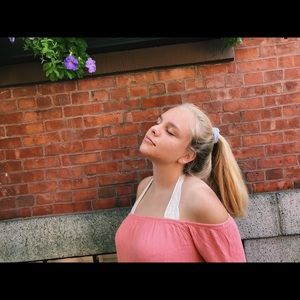 Meet your Posher, Daphne